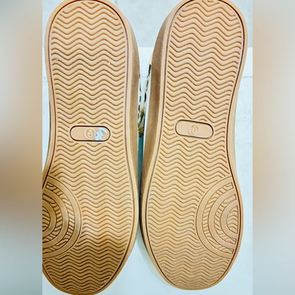 NWOT. Avenue Serra Leopard Print White and Tan. Low Cut Women's Sneakers. Size 9 - Picture 4 of 7